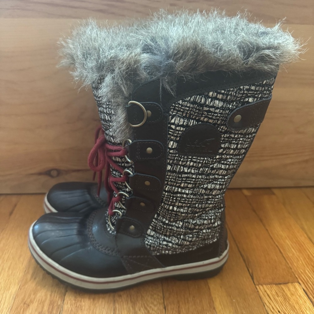 SOREL Tofino ll Cordovan Boots